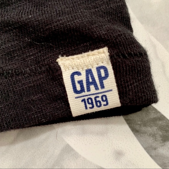 GAP x STAR WARS | Glow in the Dark Millennium Falcon T-Shirt *HTF* size 18-24mo - Picture 6 of 7